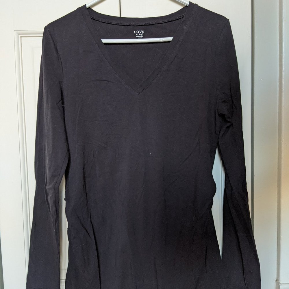 Gap Maternity black V-neck